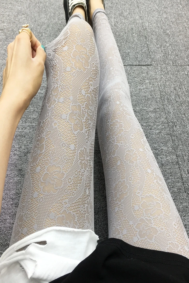 South Korea 2025 Lace Bottoms  - Street Fashion Trends 2025 ulasan dan harga