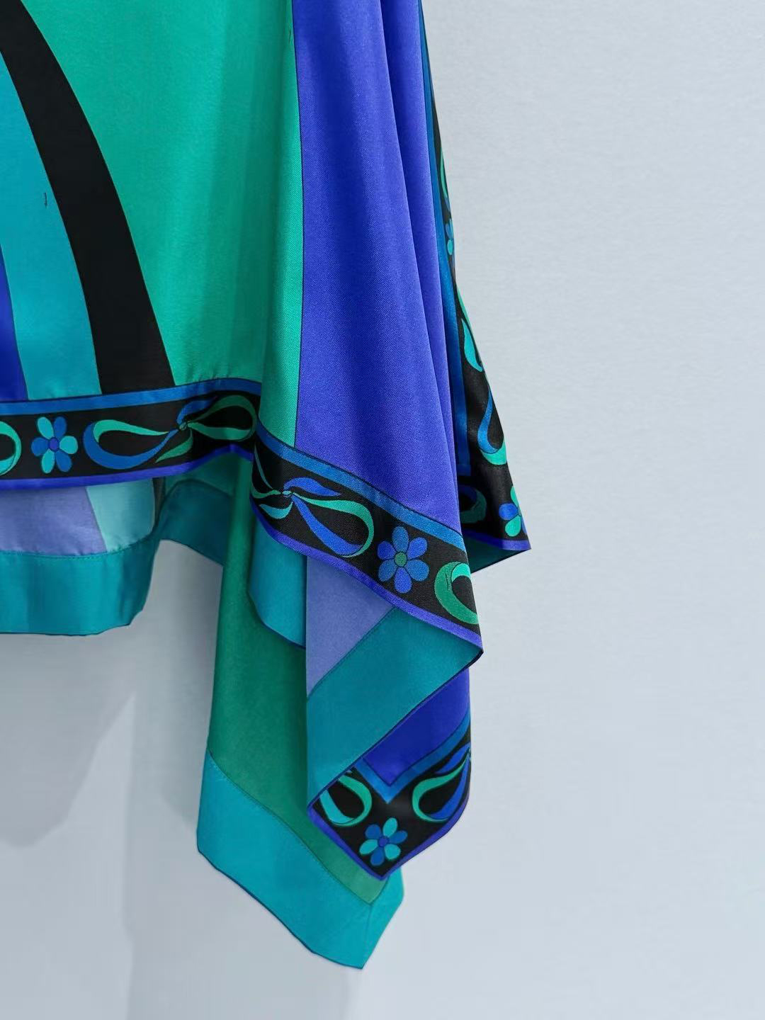 Classic Women's Green Cloaks w - Street Fashion Logo ulasan dan harga